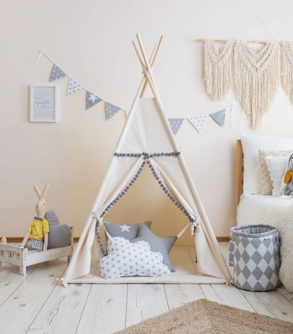 Beige with Pom Poms šator