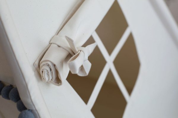 Beige with Pom Poms šator